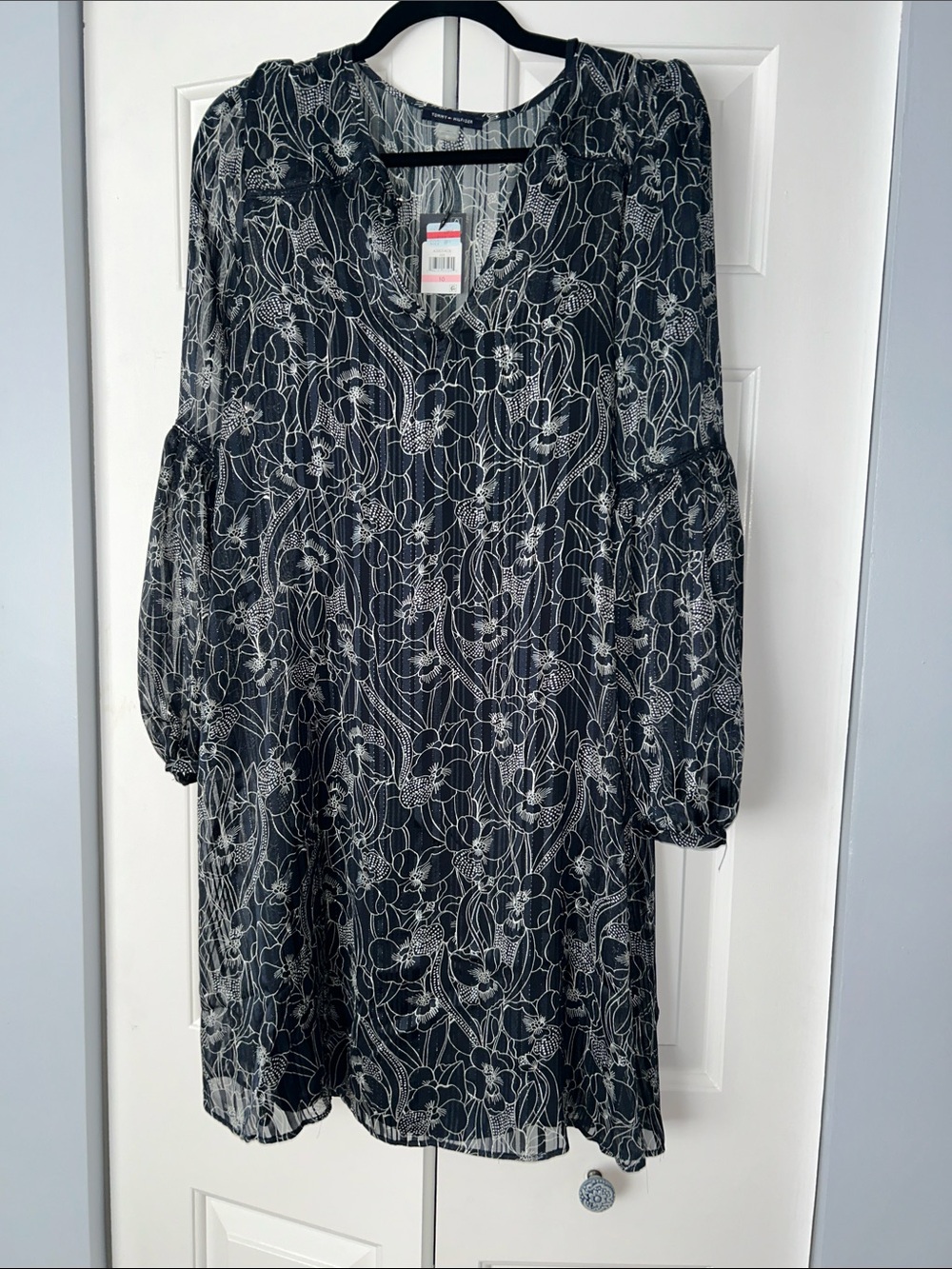 NWT Tommy Hilfiger Navy Blue Floral V-Neck Long Sleeve Women's Dress